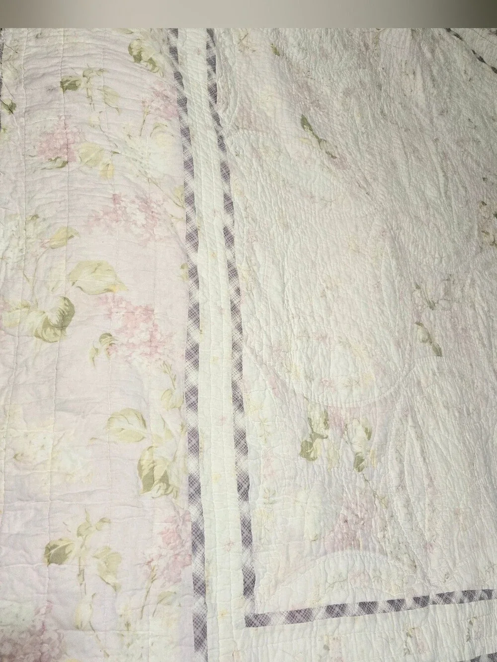 Rachel Ashwell Treasures Shabby Chic Pastel Floral Quilt White & Pink Twin Full